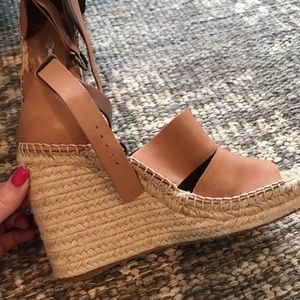 Fun treasure and bond wedges! Barely worn